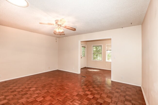 Building Photo - 3 Cortez Ln