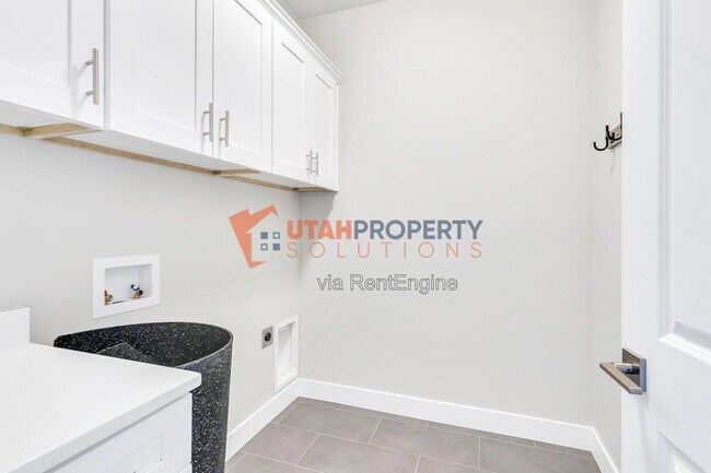 Building Photo - 7632 S Waverly Hls Ln