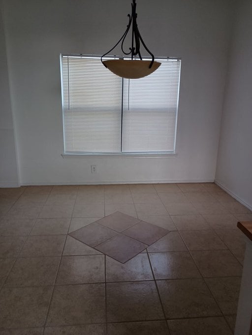 Building Photo - 9627 Dugas Dr