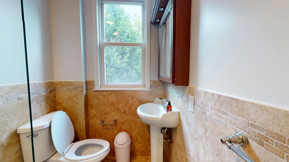 2nd Full Bath - 1st upper - 439 Park Rd NW