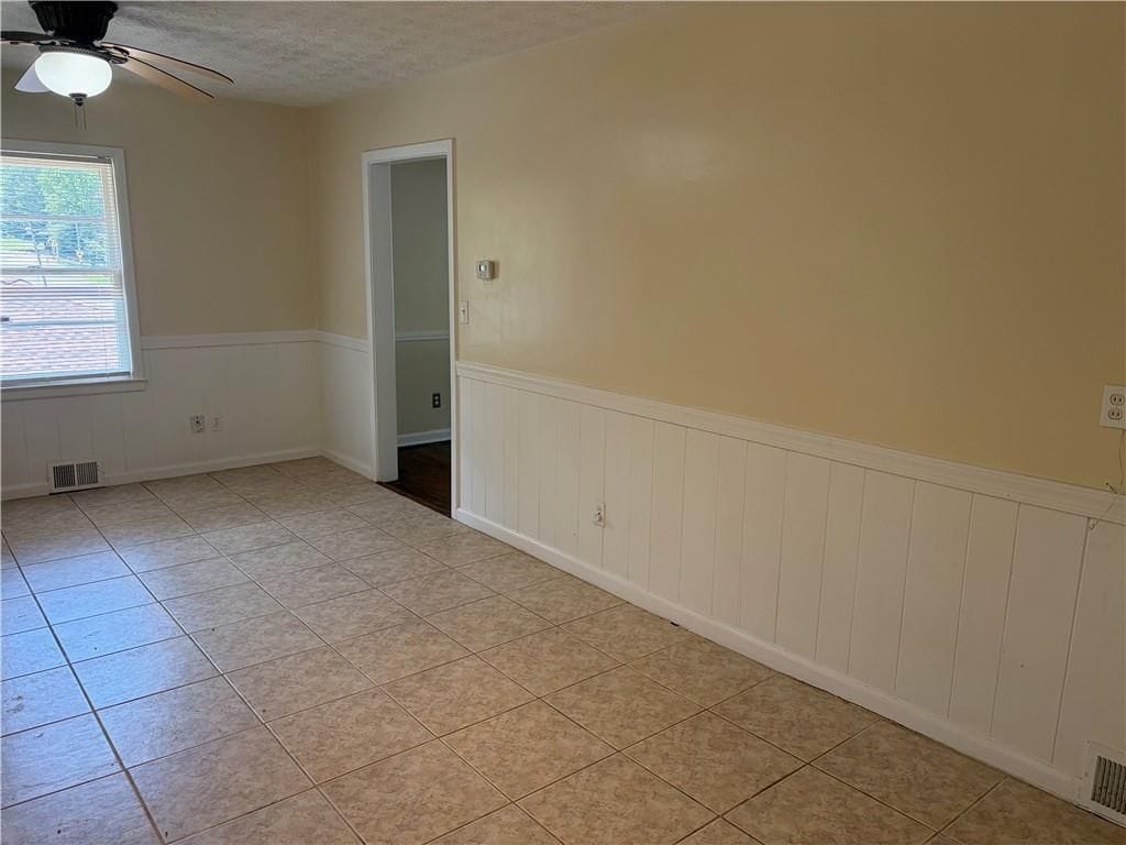 Building Photo - 2064 Montrose Dr