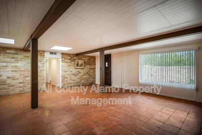 Building Photo - 211 Beechwood Ln