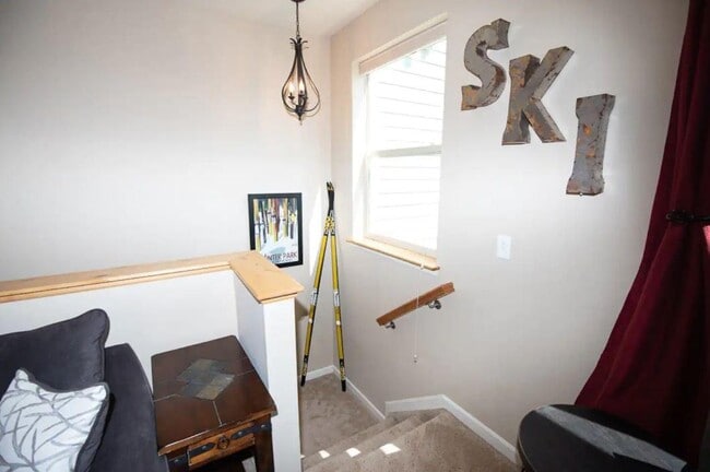 Building Photo - 180 Spinner Ct