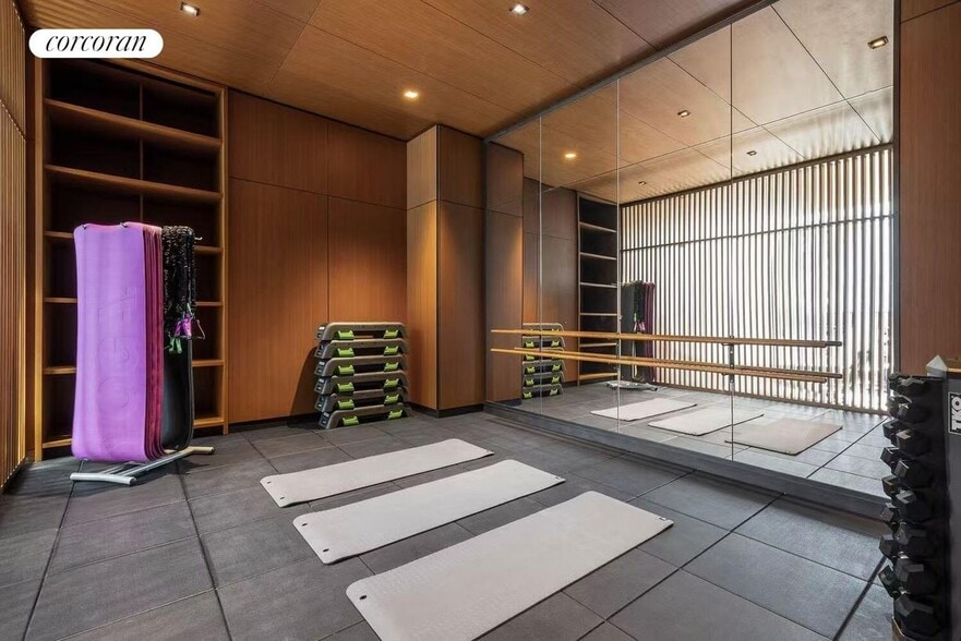 Building Photo - 15 E 30th St