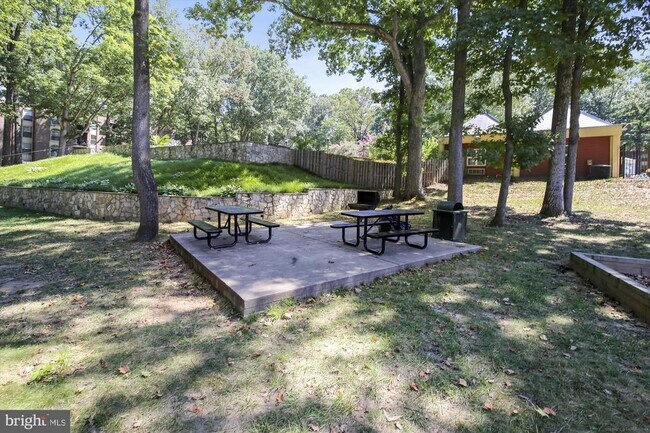 Building Photo - 3356 Woodburn Rd