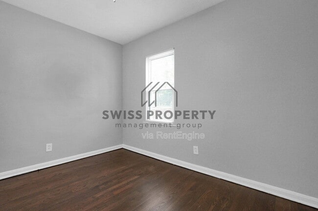 Building Photo - 2229 Middlehurst Dr