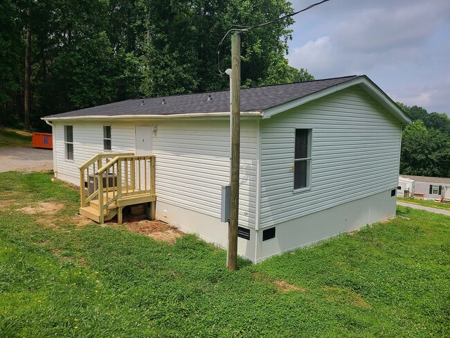 Building Photo - 329 Pine Hills Rd