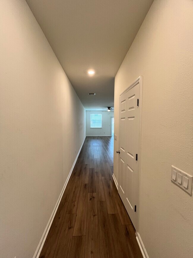 Building Photo - 9877 Fiddleback Ln