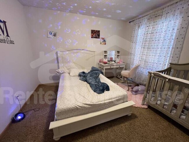 Building Photo - Available Now! Amazing Townhouse 3 Bedroom...