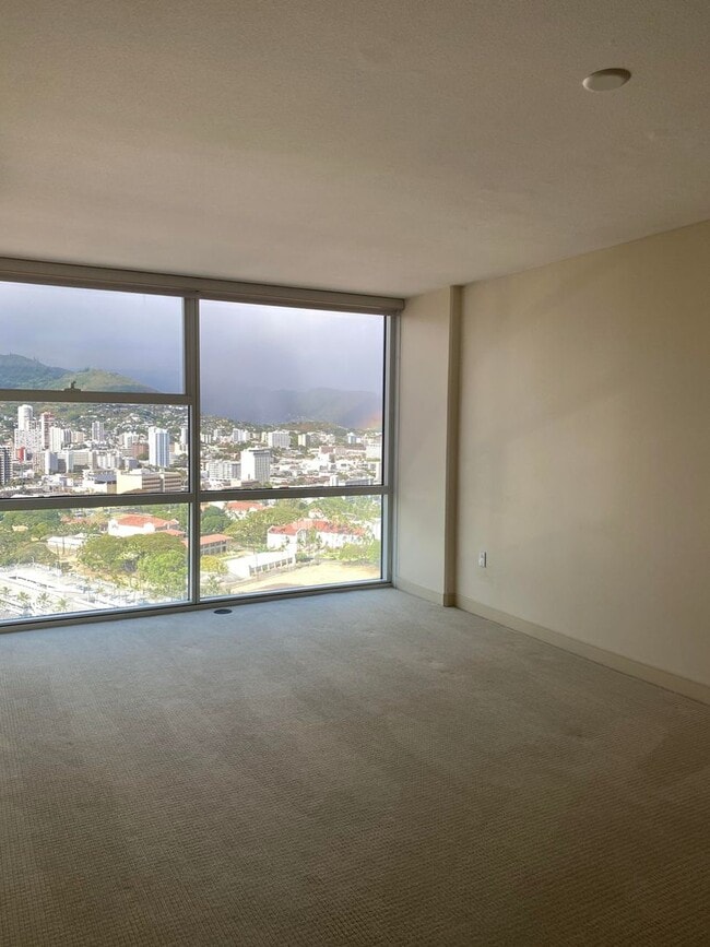 Building Photo - 909 Kapiolani Blvd