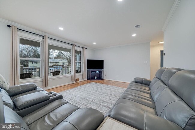 Building Photo - 6812 Beechview Dr
