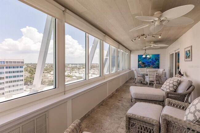 Building Photo - 1055 W Peppertree Dr