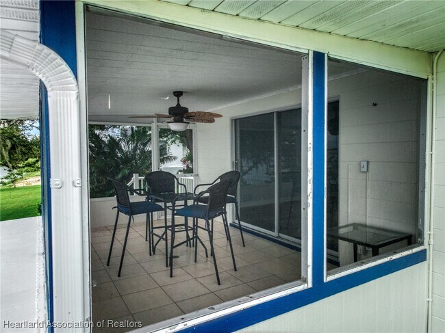 Building Photo - 403 Lake Lotela Dr