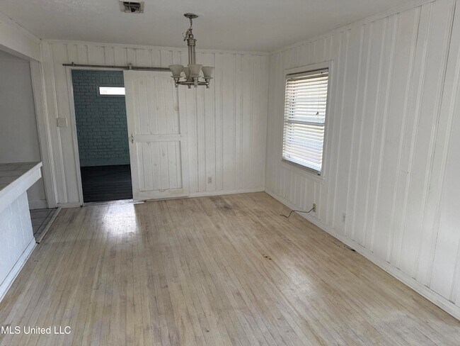 Building Photo - 307 45th St