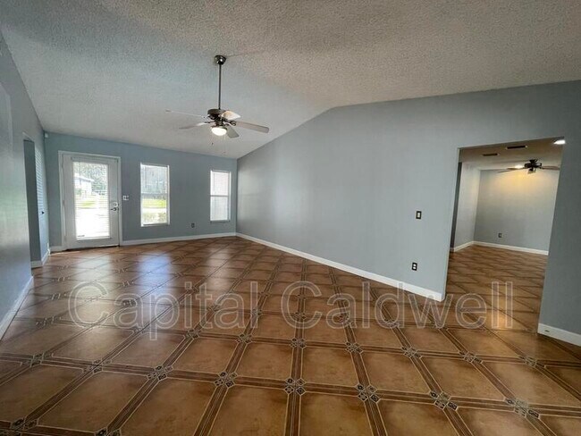 Building Photo - 12813 Starling Dr