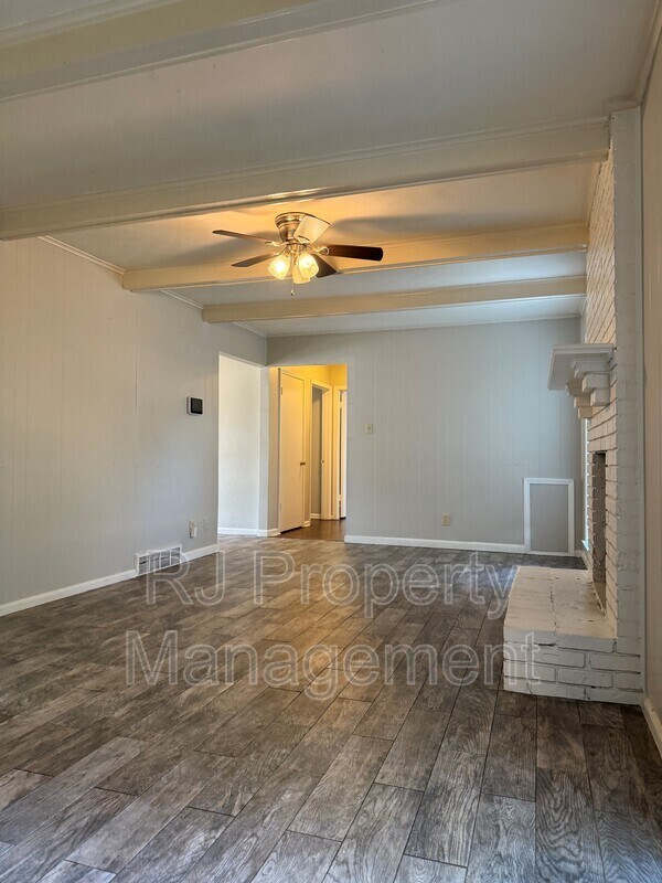 Building Photo - 3086 Estes St