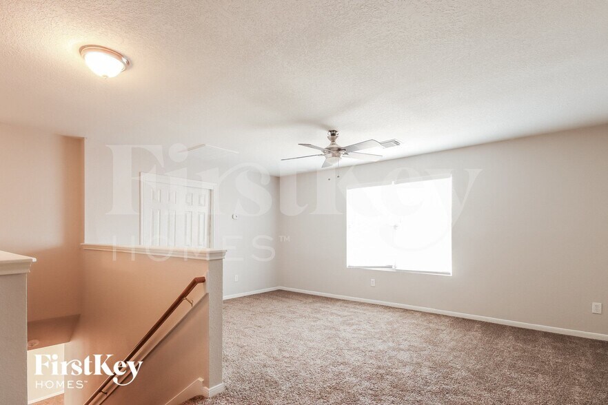 Building Photo - 7223 Foxcrest Ln