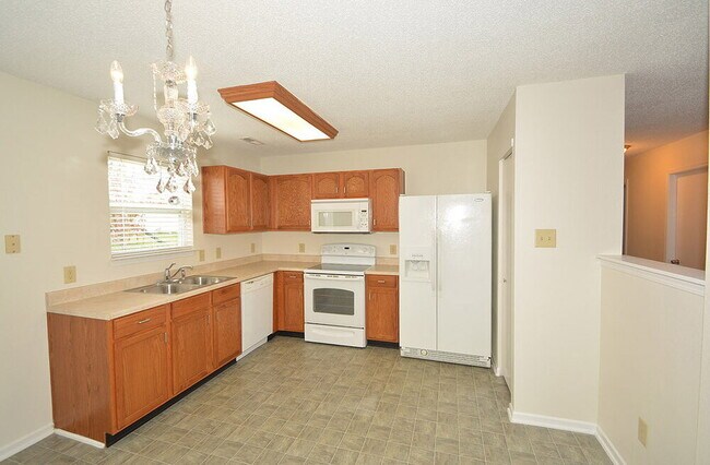 Building Photo - 8561 Bluff Point Dr