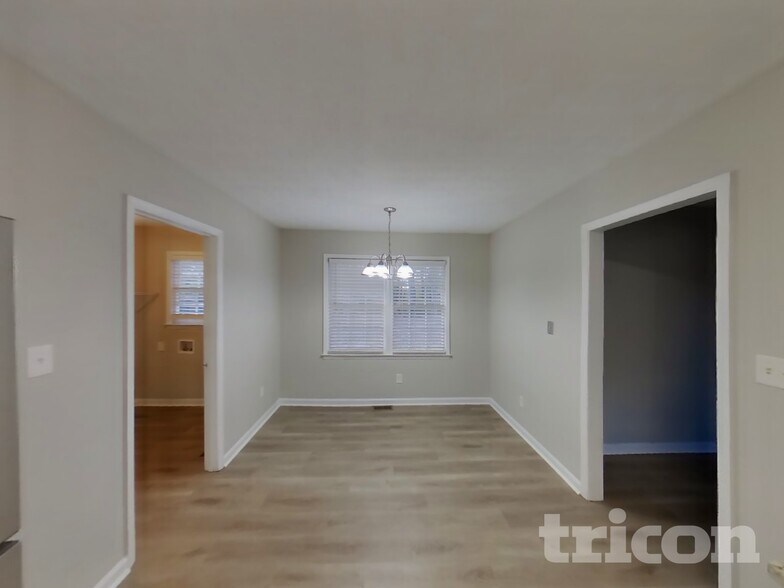 Building Photo - 4737 Cedar Lake Dr SE