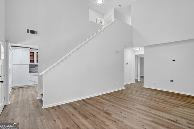 Building Photo - 1308 Gates Cir SE