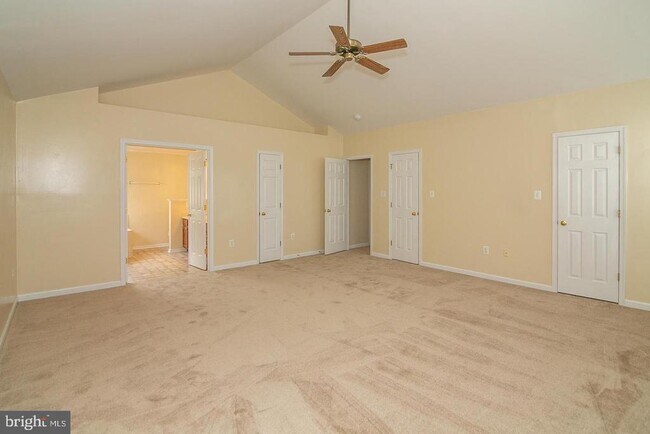 Building Photo - 3018 Desert Palm Ct