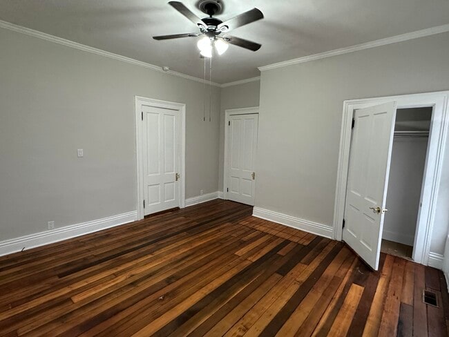 Building Photo - 313 Capital Ave