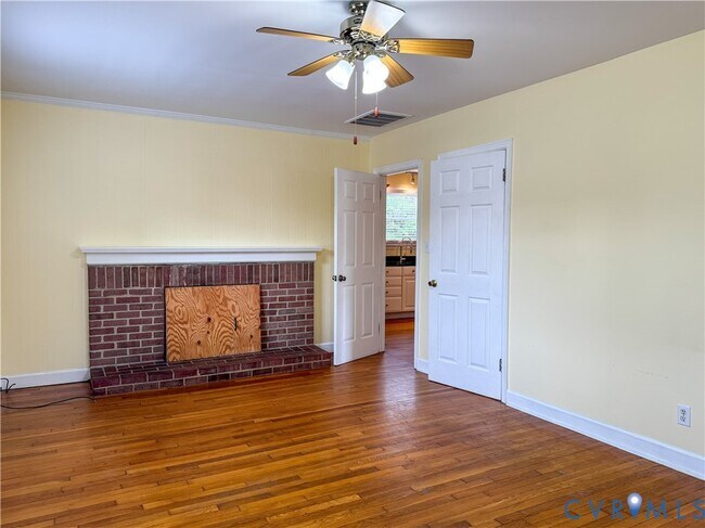 Building Photo - 904 Forestview Dr