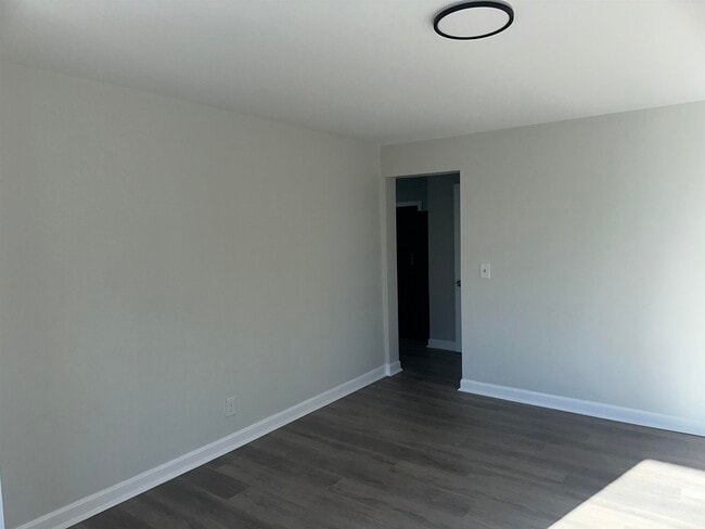 Building Photo - 60 Whitney St