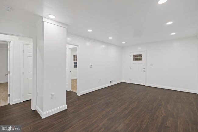 Building Photo - 7213 Tyler Ave