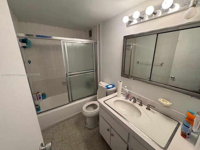 Building Photo - 4747 Collins Ave