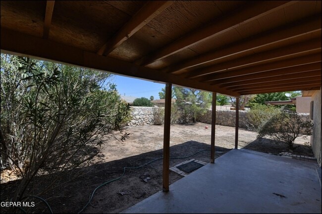 Building Photo - 10711 Ivanhoe Dr