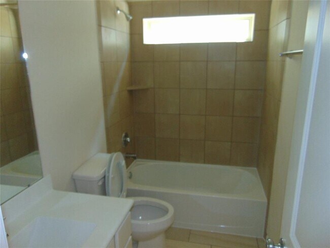 Building Photo - 24782 Levante Dr