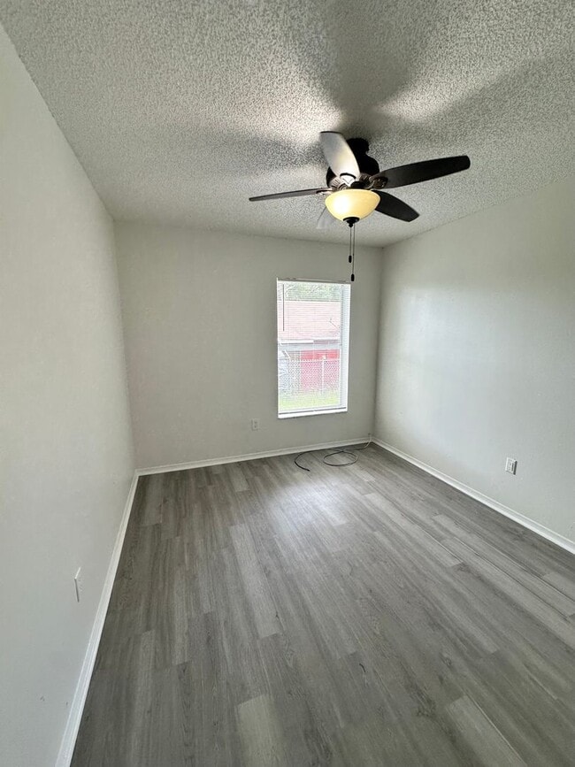 Building Photo - Charming 3 Bedroom Home in Apopka!