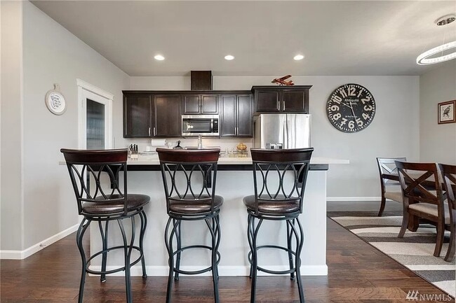 Kitchen - 3960 Maritime Dr SW