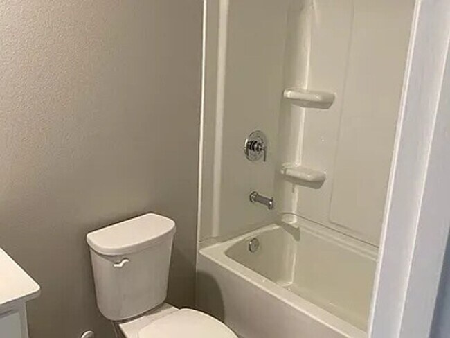 Building Photo - Charming 2-Story Townhome for Rent