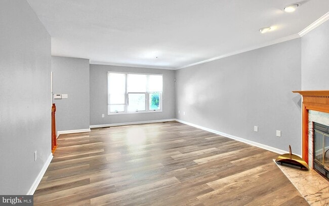 Building Photo - 12120 Apache Tears Cir