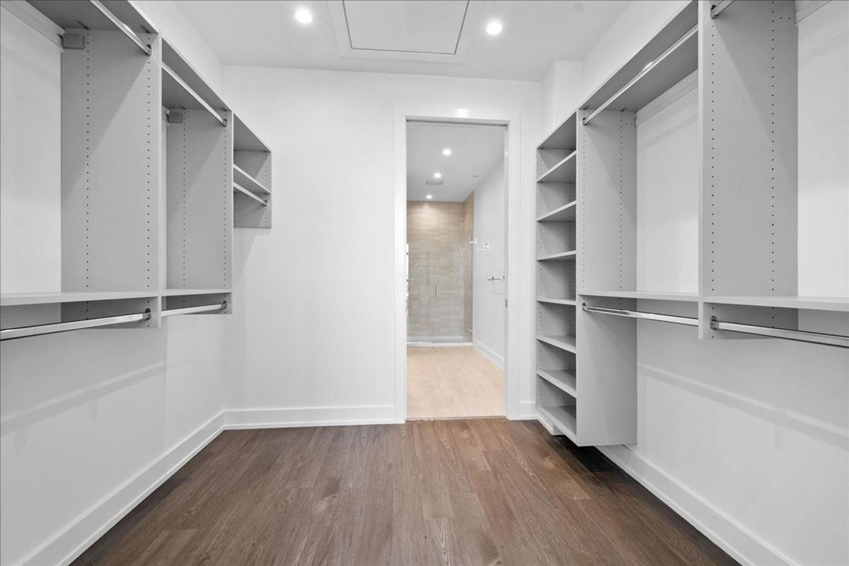 Building Photo - 728 Waukegan Rd