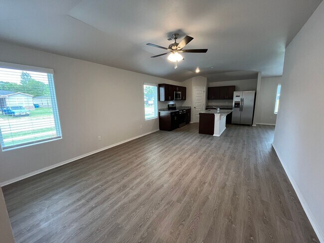 Building Photo - PRELEASING NOW!  NEW Three Bedroom | Two Bathroom Duplex in Bentonville
