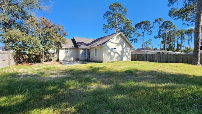 Building Photo - 2318 Beech St