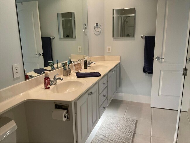 Building Photo - 5518 Modena Pl