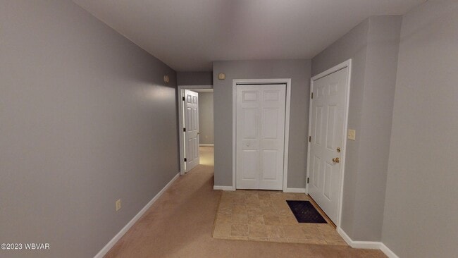 Building Photo - 1st floor One Bedroom Unit