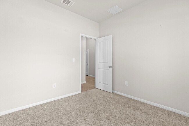 Building Photo - 2205 Singletree Bend