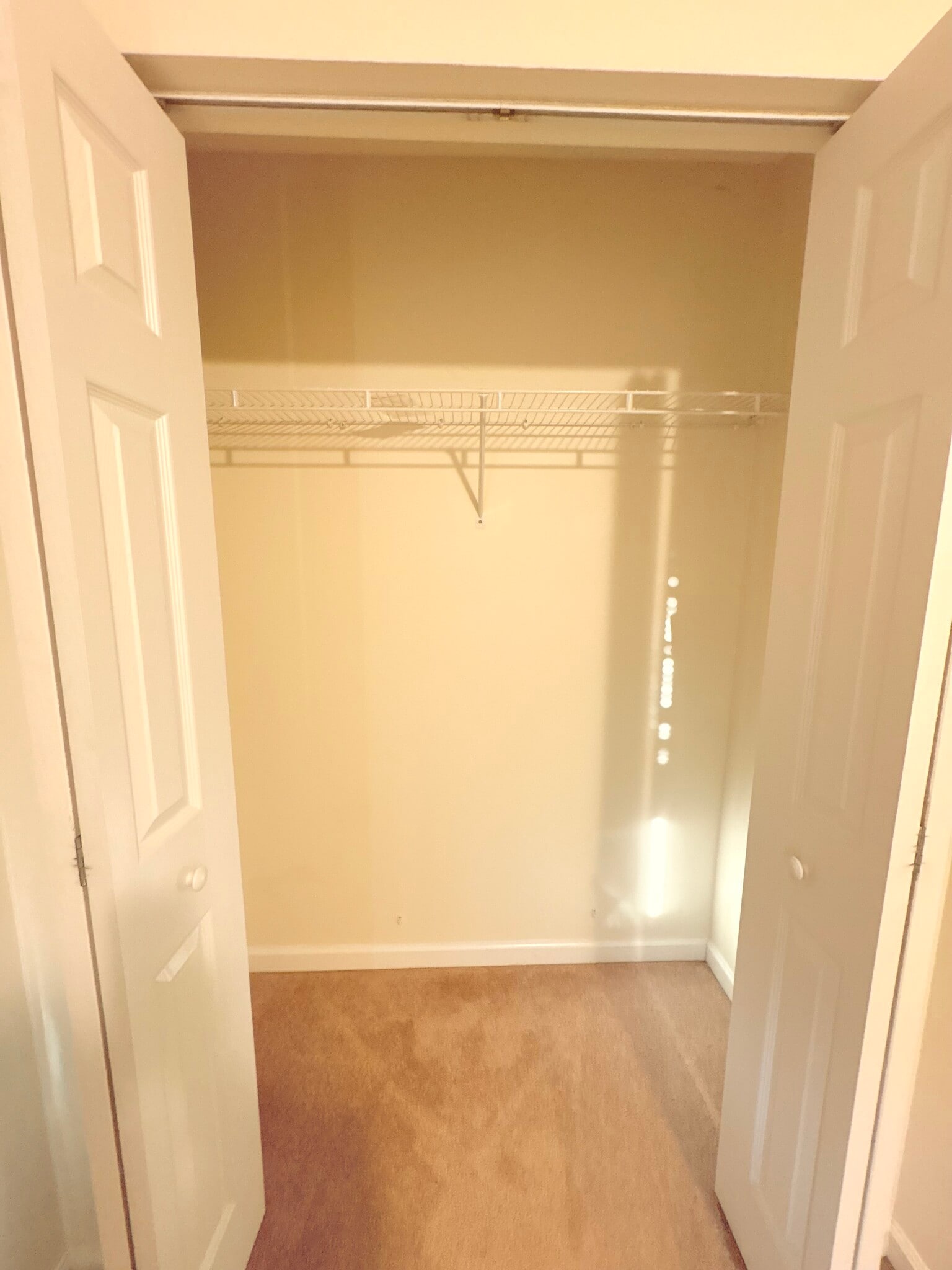 Building Photo - 14 Lake Village Ct