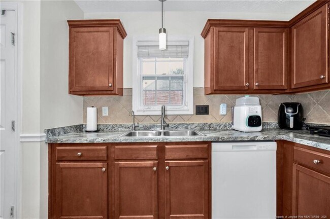 Building Photo - 674 Copper Creek Dr