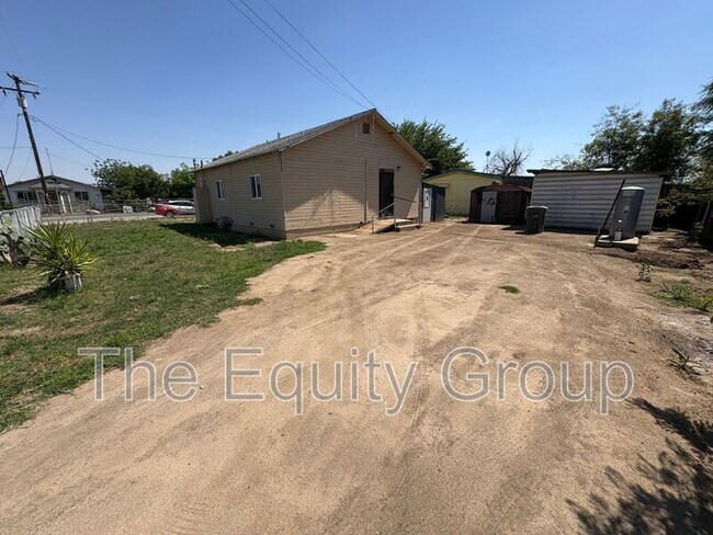 Building Photo - 10596 Ave 344