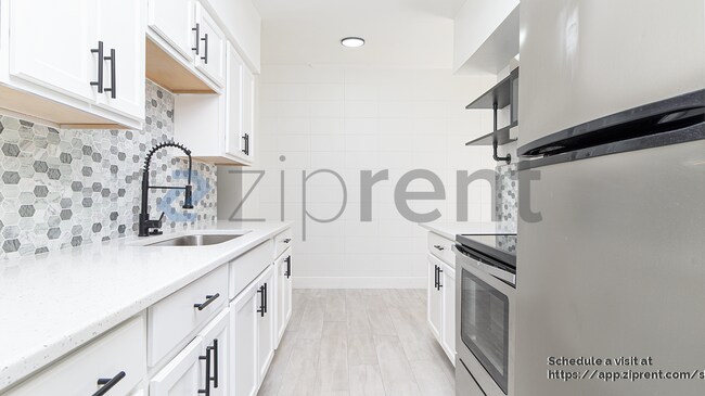 Building Photo - 1103 E South St