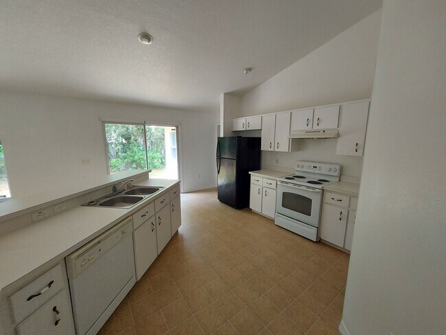 Building Photo - 8206 SW 135th Street Rd