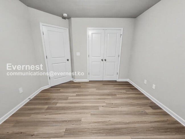 Building Photo - 3 Bed/2.5 Bath Home with Attached Garage / Pet-Friendly / Available Now!