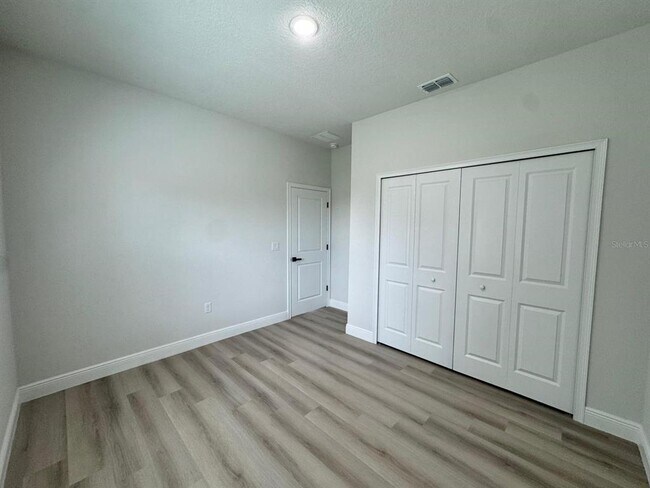 Building Photo - 656 Marion Oaks Manor