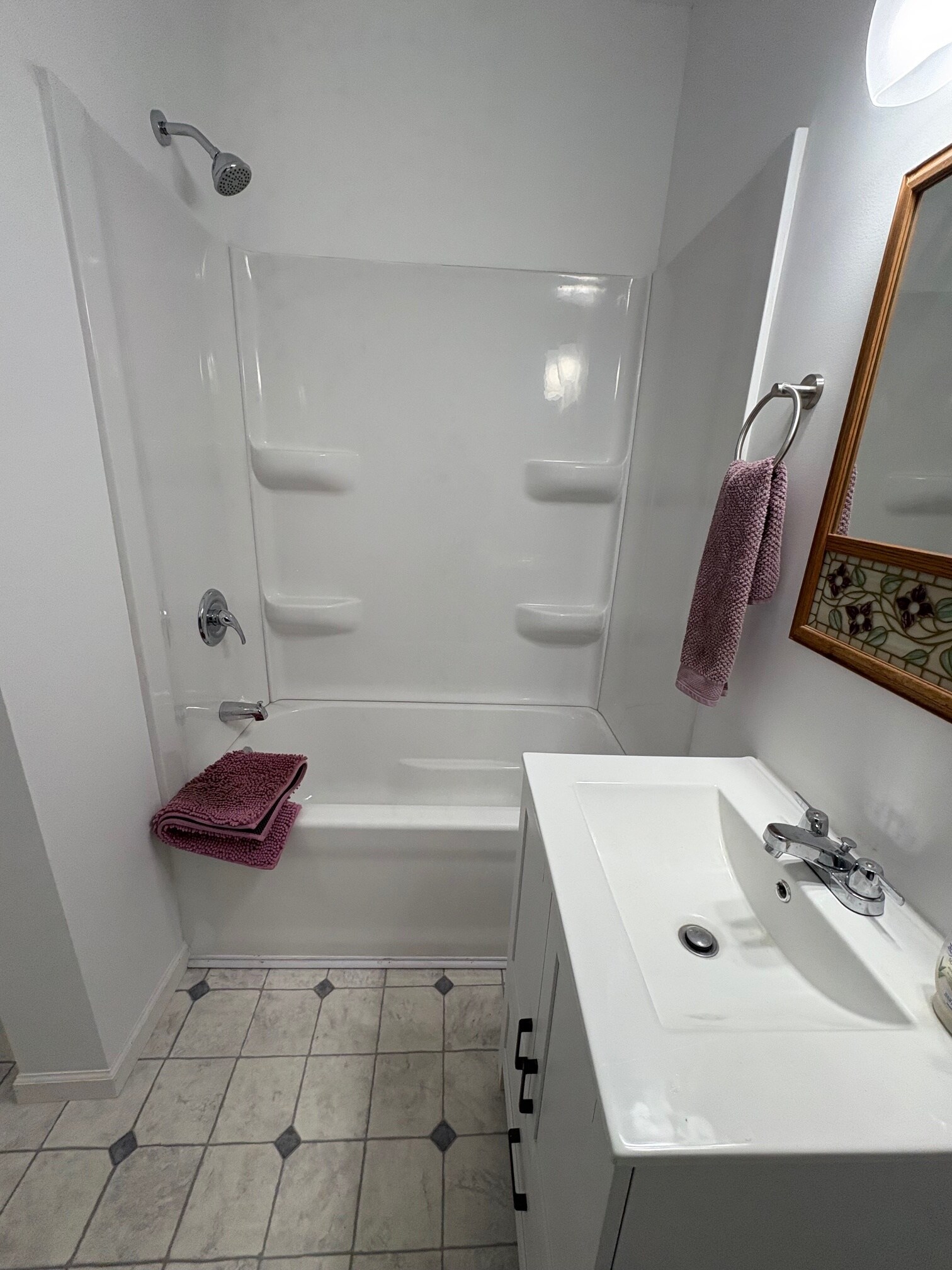 Building Photo - 618 Dennis St